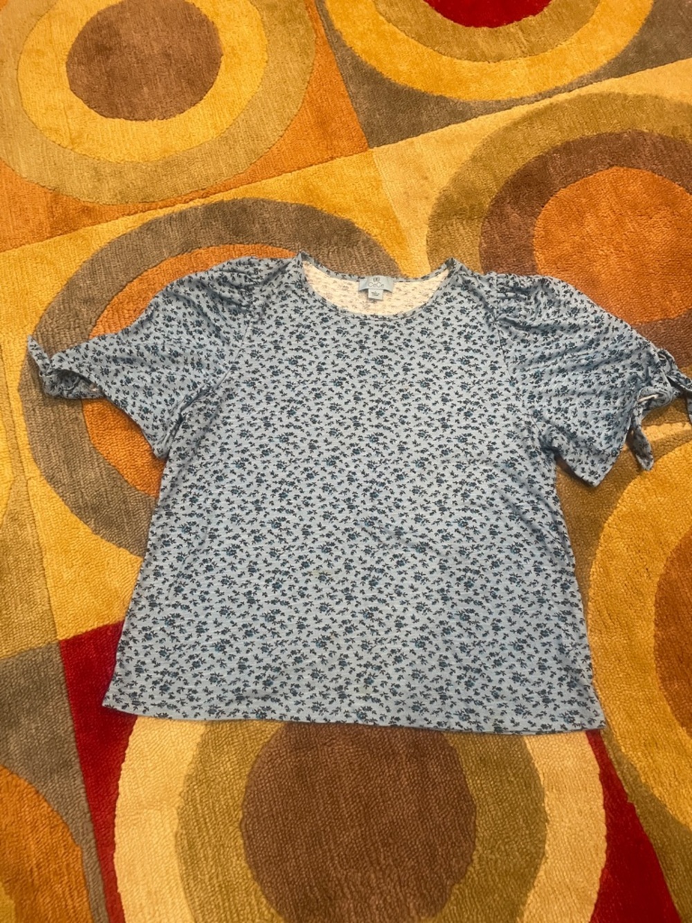 CeCe Sky Blue Floral Knit Tee with Navy Accents, Sz L